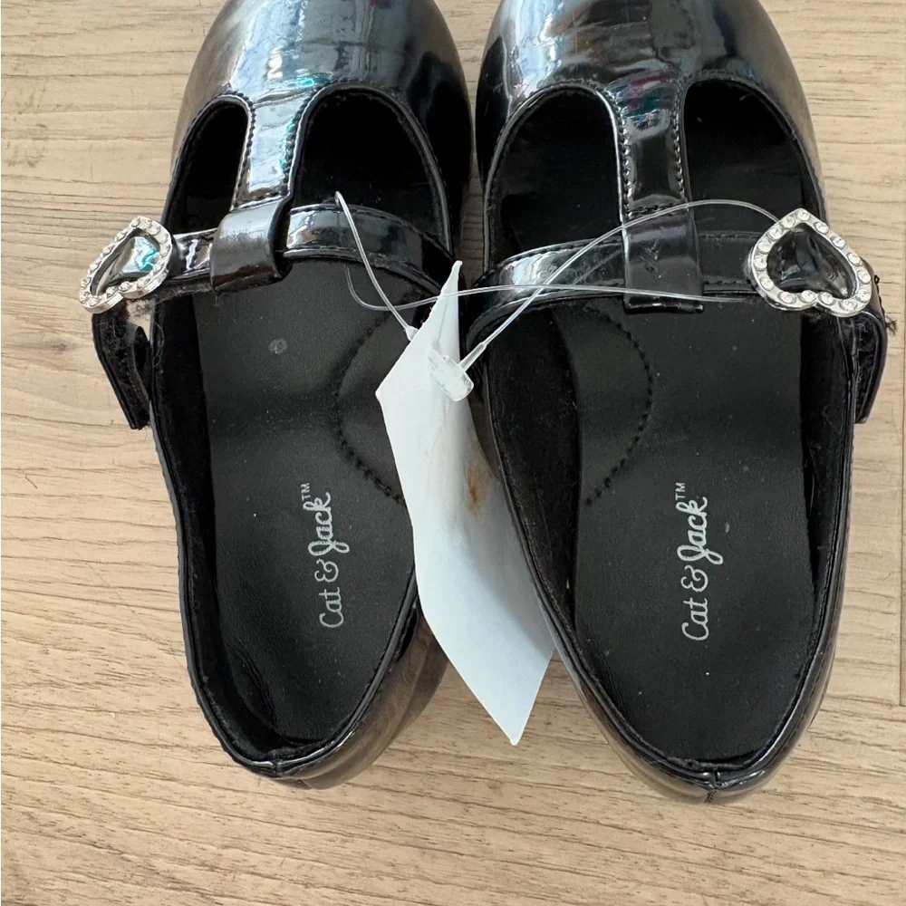 Cat & Jack Shiny Black Dress Shoes with Heart Accent size 9